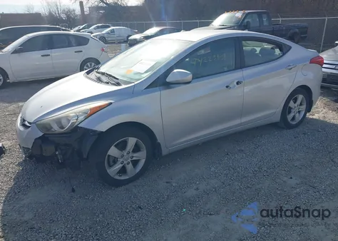 2013 Hyundai Elantra Gls z USA, uszkodzony, nr VIN KMHDH4AE5DU979844